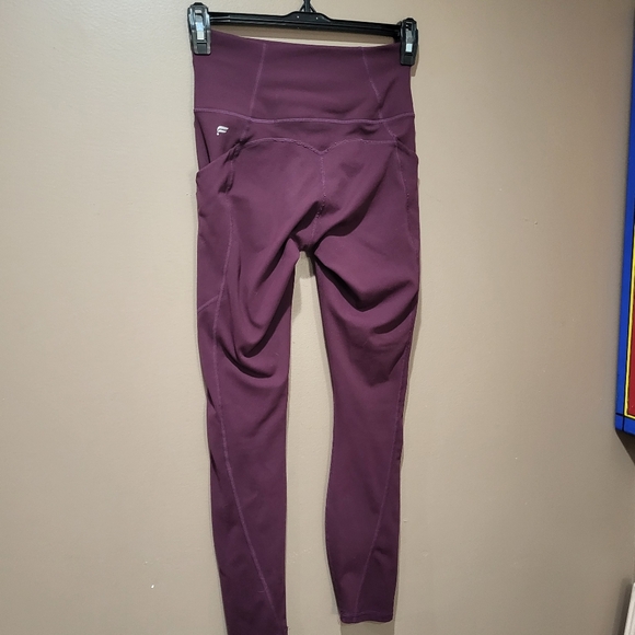 *3/$30 Sale* Fabletics Oasis PureLuxe High-Waisted 7/8 Legging with Pockets - Picture 2 of 7